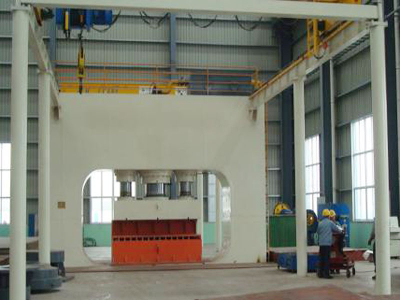 3000噸數(shù)控液壓機.jpg