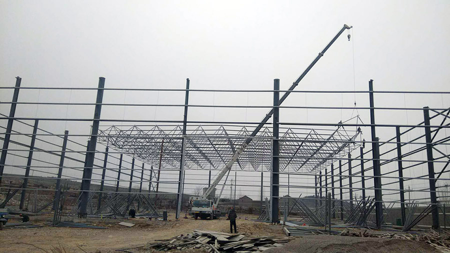 棗莊市樂豐建材有限公司50mx80m網(wǎng)架封閉工程