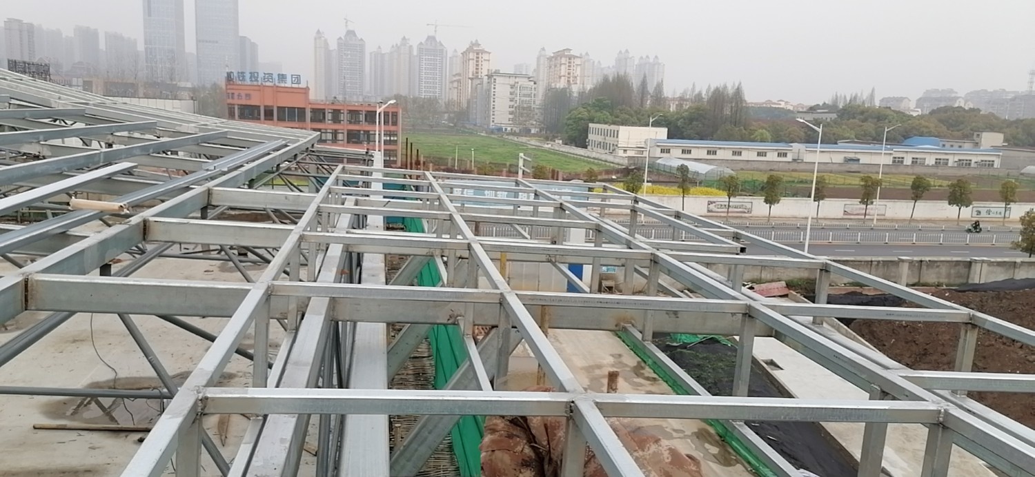 山東華中重鋼工程案例——安慶市十四中學(xué)遷址新建工程風(fēng)雨操場(chǎng)鋼結(jié)構(gòu)工程